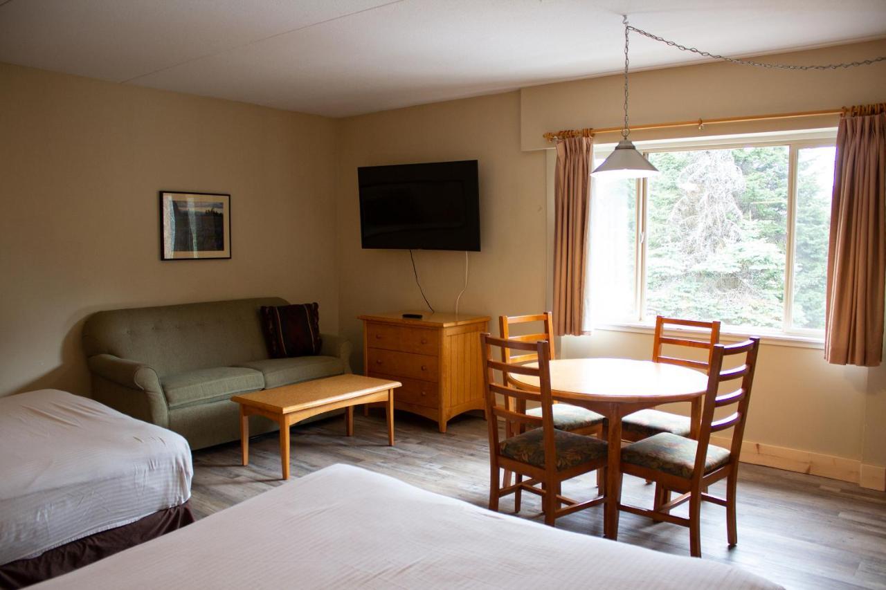 Manning Park Resort Bagian luar foto