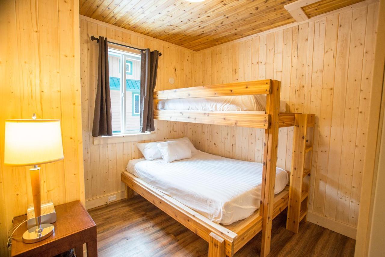 Manning Park Resort Bagian luar foto