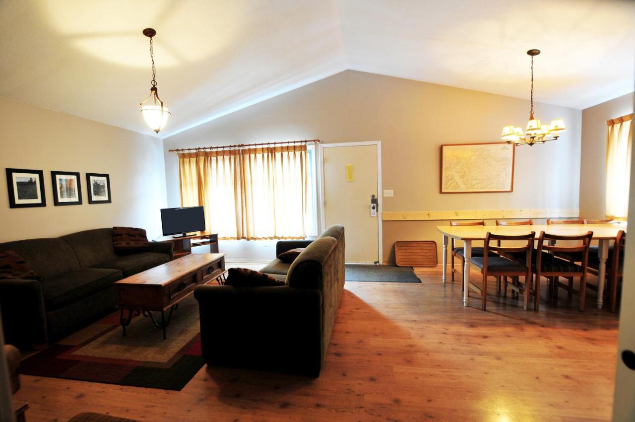Manning Park Resort Bagian luar foto
