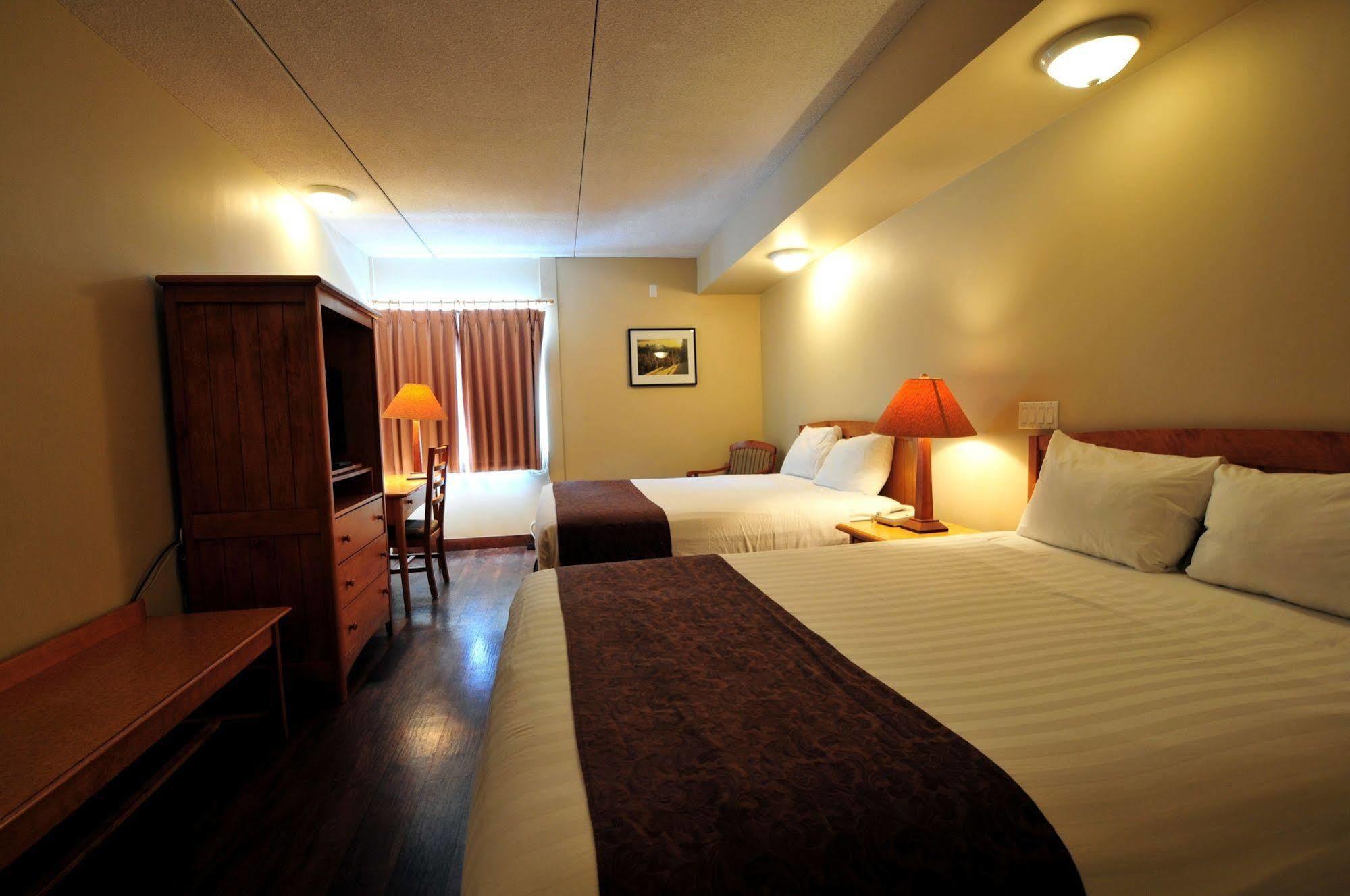 Manning Park Resort Bagian luar foto